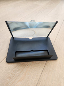 Portable phone screen projector